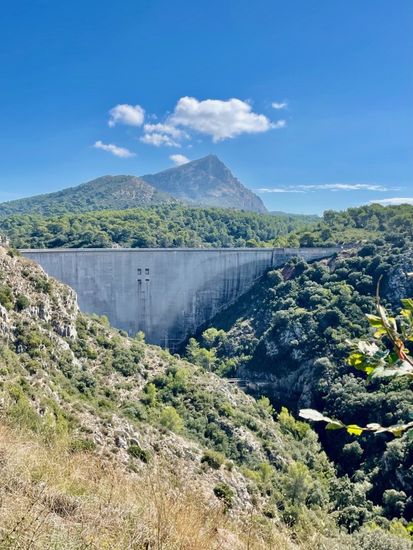 Robert et sa femme, un couple de Néo-Zélandais, Sur les chemins de la Sainte-Victoire.
