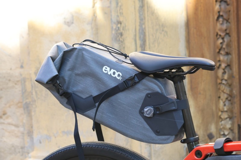 
⸻

Bagagerie EVOC – L’équipement idéal pour vos aventures en bikepacking