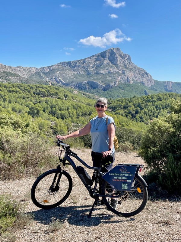 Robert et sa femme, un couple de Néo-Zélandais, Sur les chemins de la Sainte-Victoire.