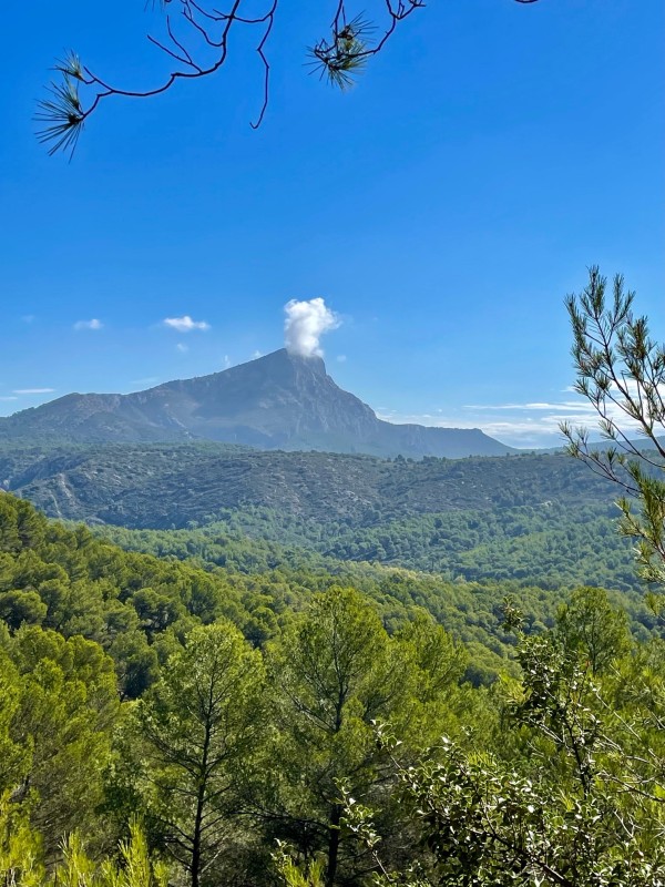 Robert et sa femme, un couple de Néo-Zélandais, Sur les chemins de la Sainte-Victoire.