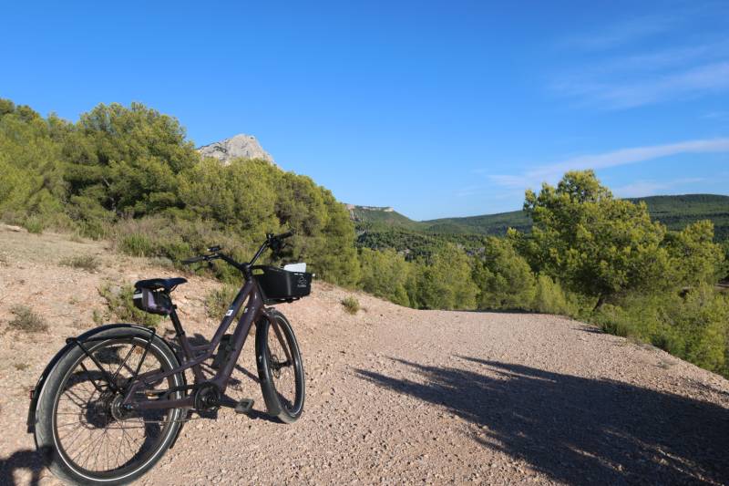 Aller découvrir  le Barrage de Bimont en vélo électrique