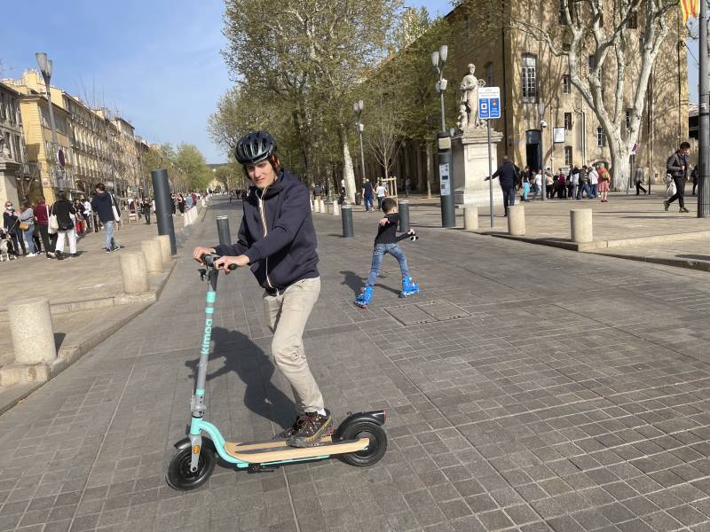 Location de trottinettes électriques avec une grande autonomie et bonne maniabilité à Aix en Provence