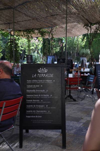 Degustation de Vin au Chateau La Coste en vélo électrique