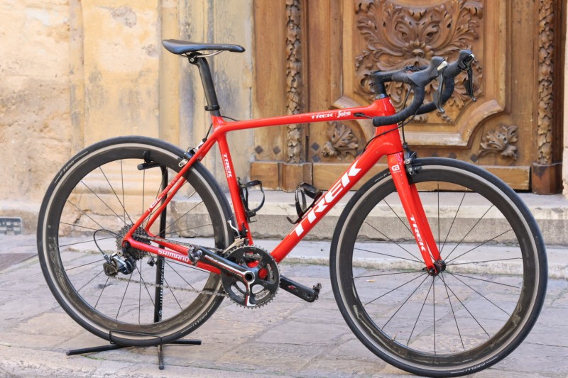 AixBike débute la saison avec de nouveaux vélos de route musculaires TREK 