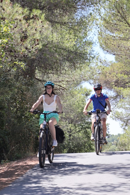 Quels types de circuits à vélo électrique propose AixBike ?